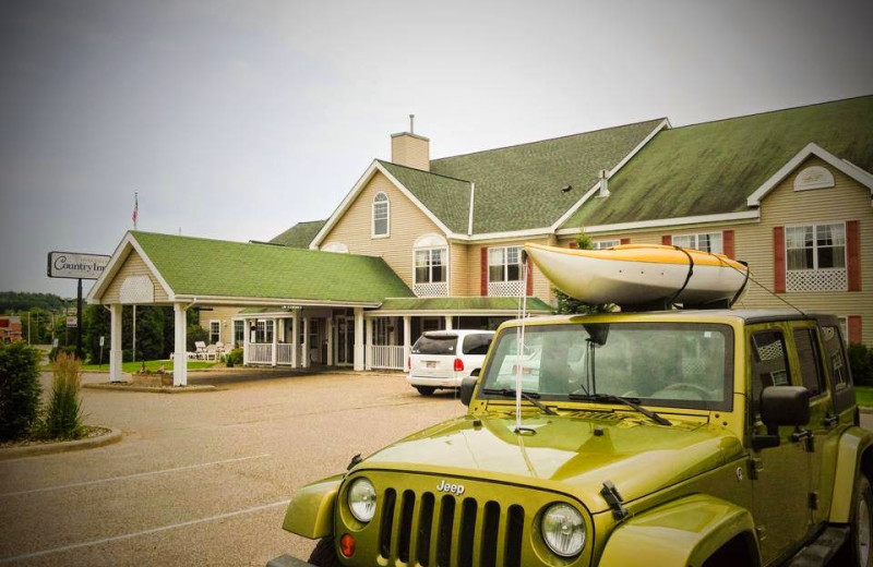 Exterior view of Country Inn River Falls.