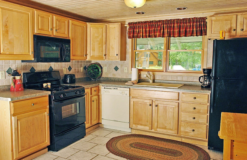 Cottage kitchen at The Beacons of Minocqua.