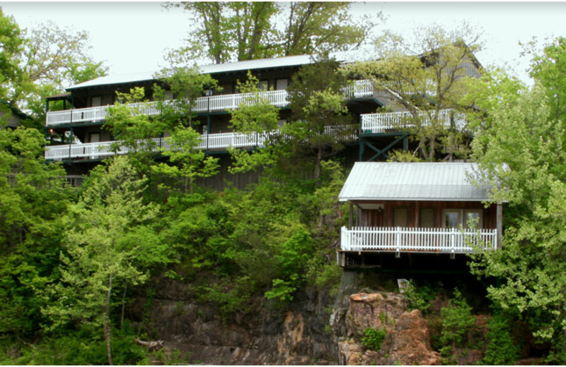 Exterior view of RS Steakhouse and Aguila Lodge.