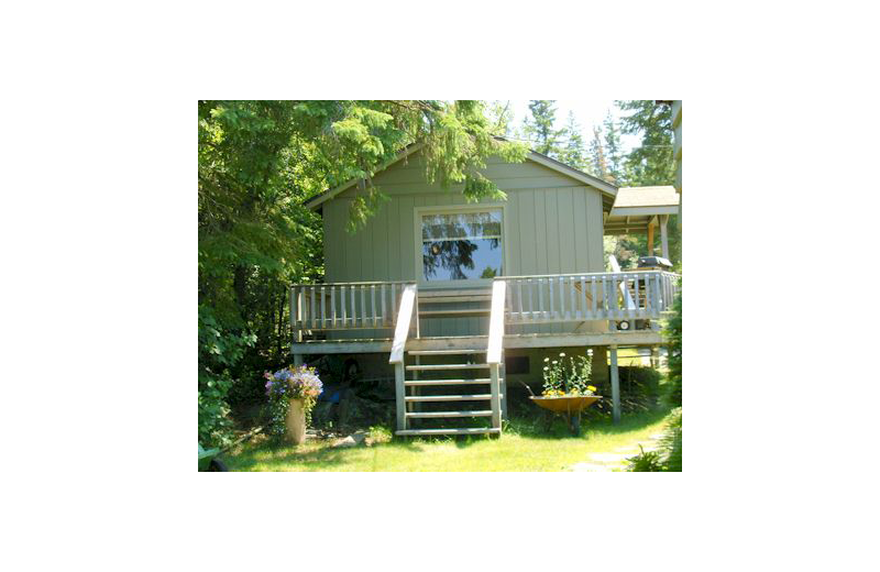 Cabin exterior at Eagle Wing Resort.