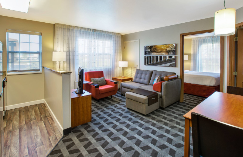 Guest room at TownePlace Suites Detroit Livonia.