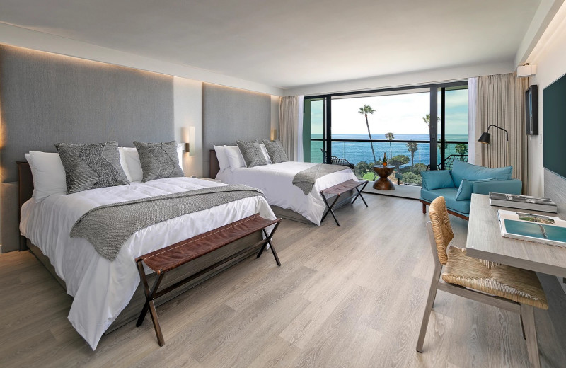 Guest room at La Jolla Cove Suites.