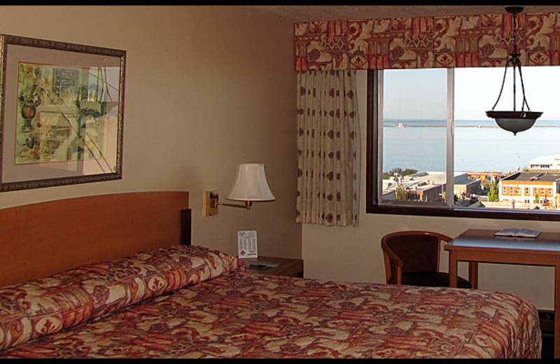 Guest room at Aggies Port Angeles Inn.