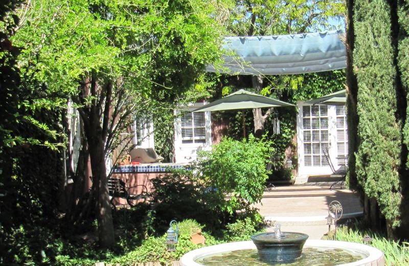 Exterior view of room at Sarabande Bed & Breakfast.