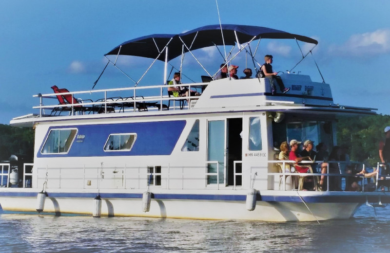 Houseboat at Niemeyer's Rugged River Resort.