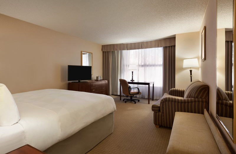 Guest room at Radisson Hotel Phoenix-Chandler.