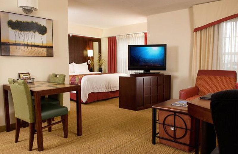 Guest room at Radisson Inn Sanibel Gateway.