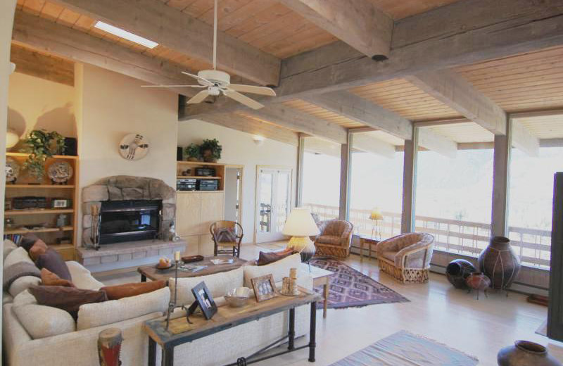 Rental living room at Frias Properties of Aspen - Terman House.