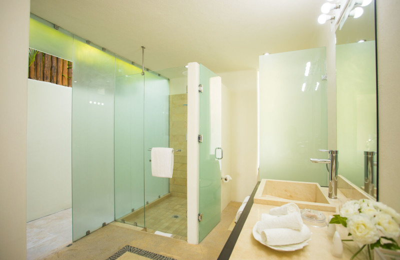 Bathroom at La Isla - Casa del Mar.