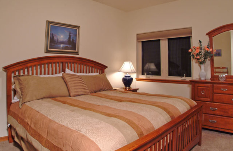 Bedroom Suite at Marys Lake Vacation Condos