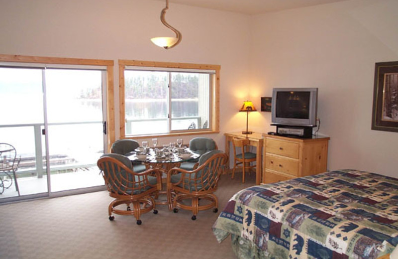 Guest room at Many Springs Flathead Lake Resort.