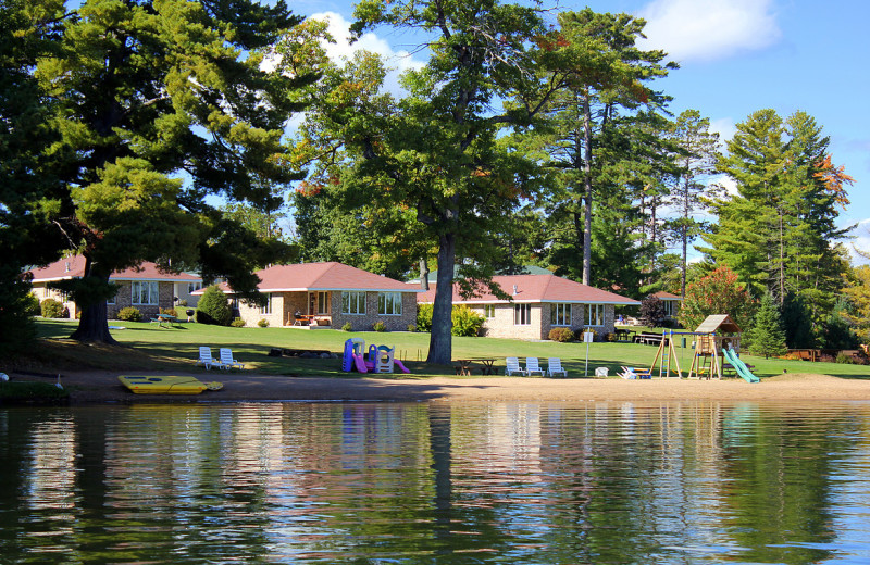 Cabins at Nitschke's Northern Resort.