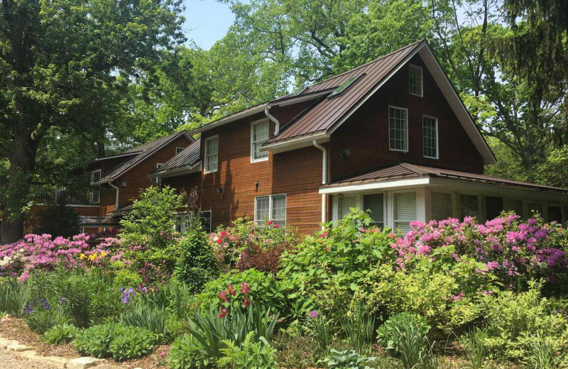 Exterior view of Goldberry Inn.