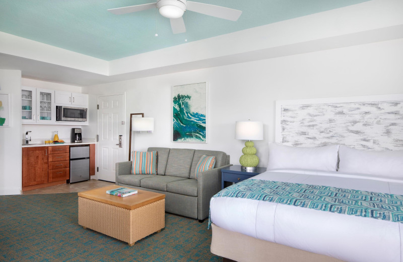 Guest room at Marriott's Harbour Lake.