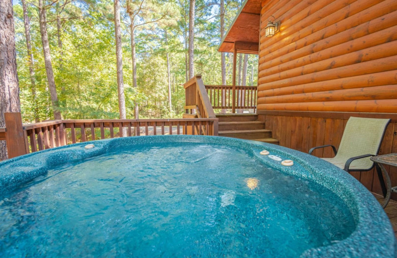 Cabin hot tub at Blue Beaver Luxury Cabins.
