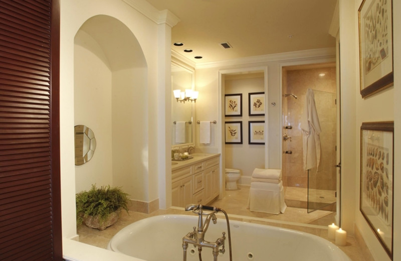 Rental bathroom at The Villas of Amelia Island Plantation.