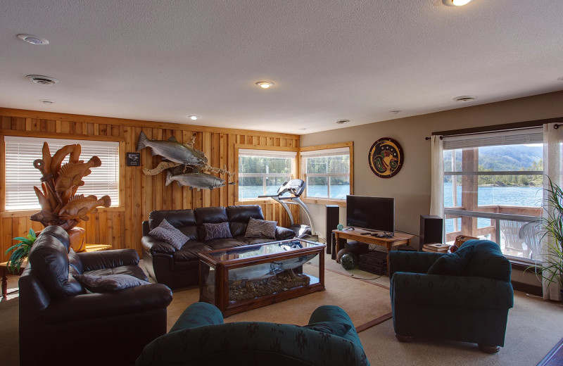 Lounge at Nootka Wilderness Lodge.