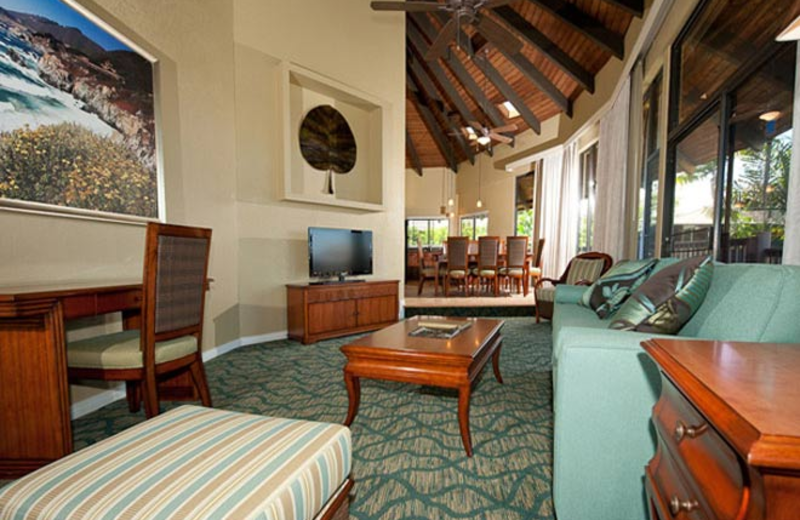 Guest room at Wyndham Ka 'Eo Kai.