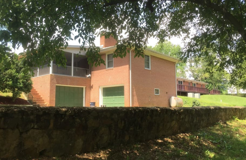 Exterior view of The Alcove at Luray.