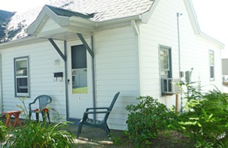 Cottage Exterior at Lakeview Cottages