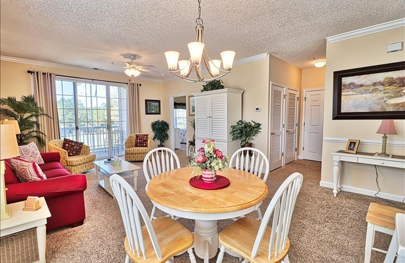 x
Rental living room at Barefoot Resort Rentals.