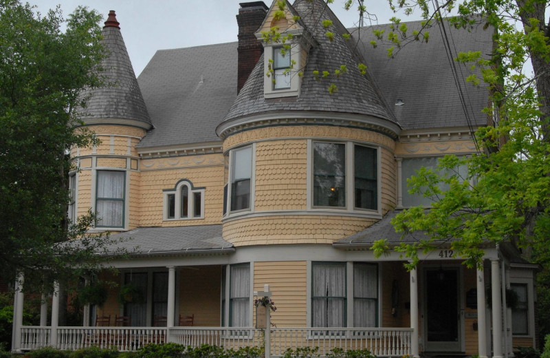 Exterior view of C.W. Worth House Bed & Breakfast.