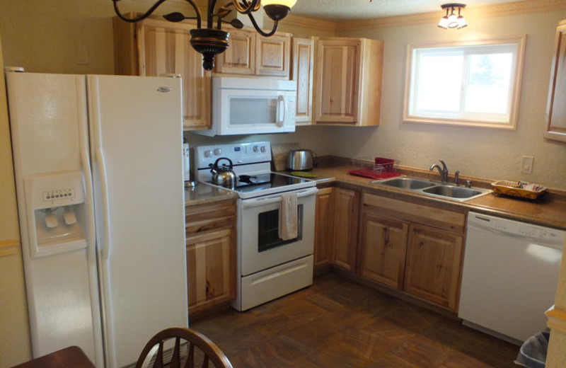 Cottage kitchen at Yellowstone Gateway Inn.