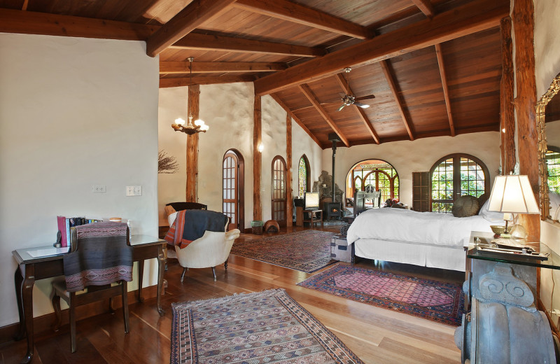 Guest room at Guest House Bed and Breakfast.