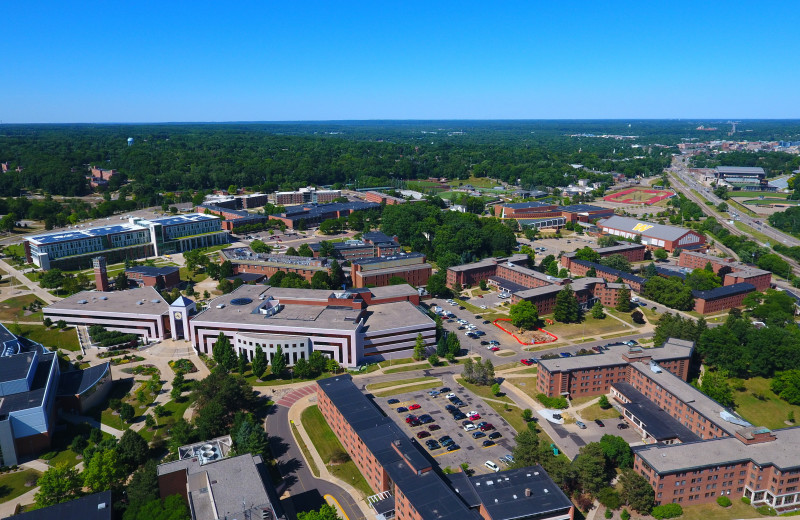 College near Econo Lodge - St. Joseph.