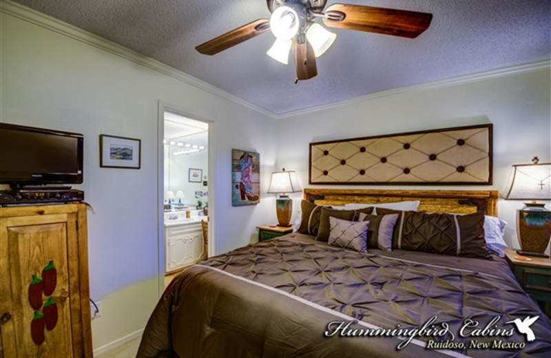 Front master bedroom at Hummingbird Cabins - Fairway to Heaven Vacation Rental