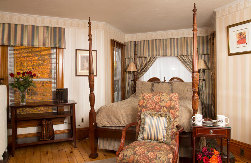 Guest room at Glynn House Victorian Inn.