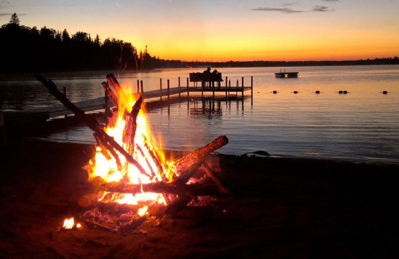 Bonfire at Timber Bay Lodge & Houseboats.