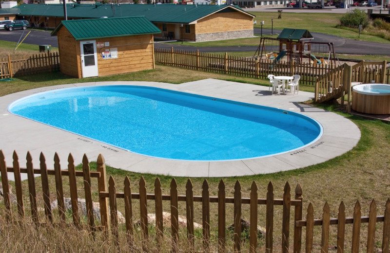 Outdoor pool at Rock Crest Lodge & Cabins.