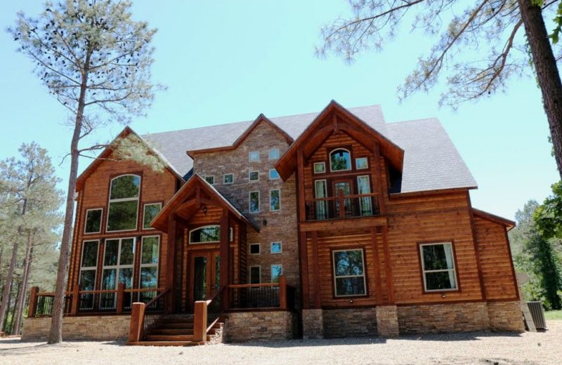 Rental exterior at Broken Bow Cabin Lodging.