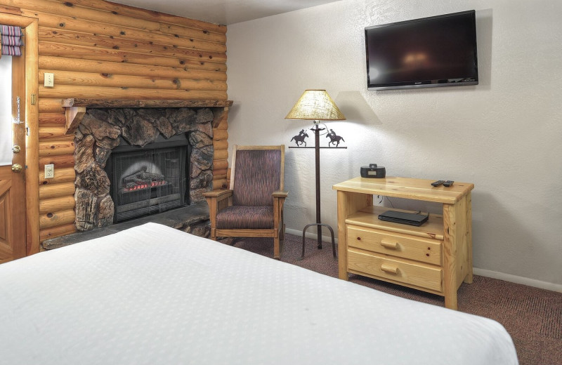 Guest room at Kohl's Ranch Lodge.