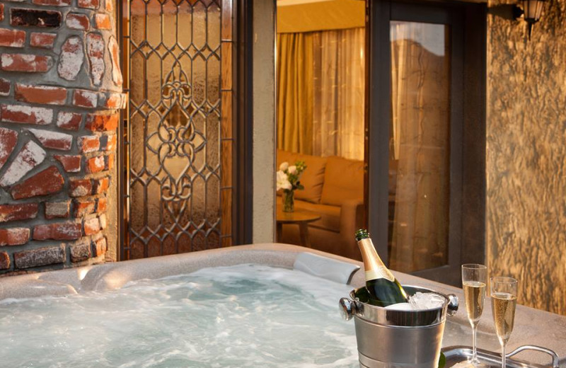 Hot tub at Harvest Inn by Charlie Palmer.