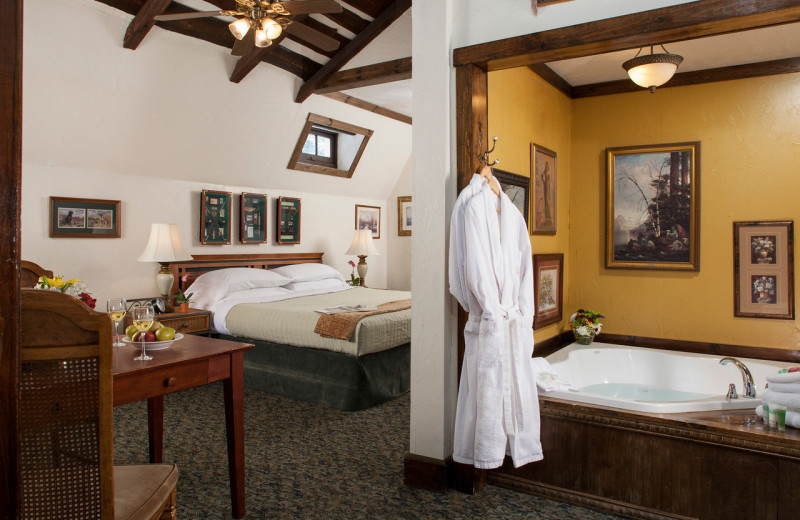 Guest room at Inn At Lake Joseph.