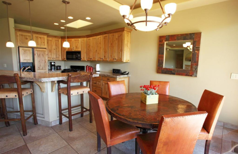 Guest kitchen and dining area at The Inn at Entrada.