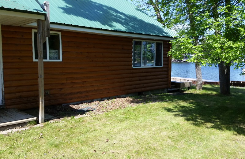 Cabin exterior at Voyageur's Sunrise Resort.