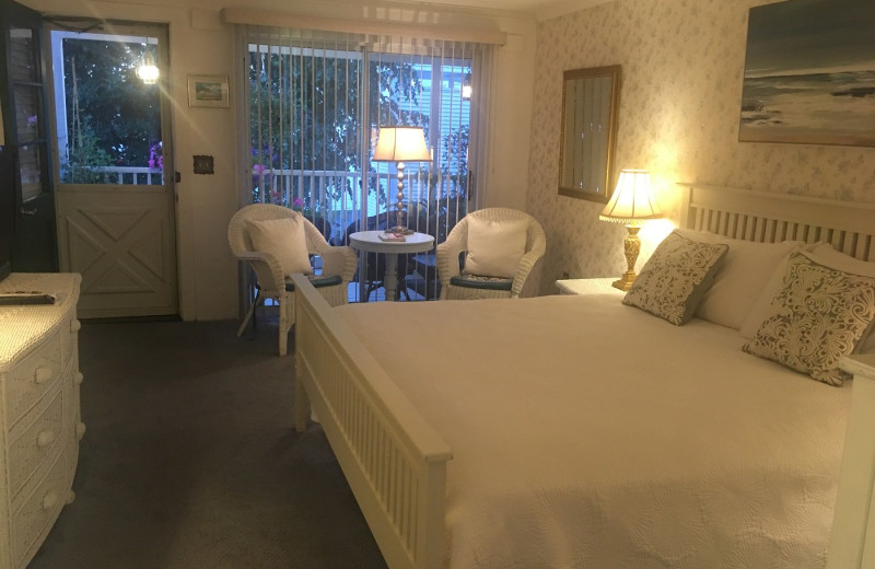 Guest room at Harbour Towne Inn on the Waterfront.