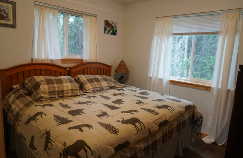 Guest bedroom at Salmon Catcher Lodge.