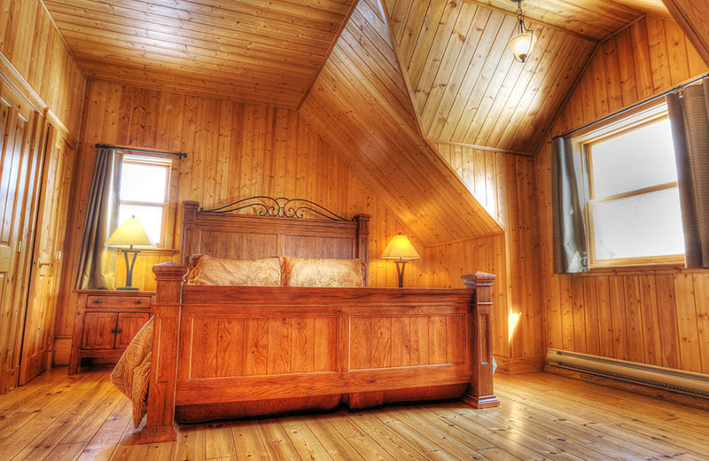 Chalet bedroom at Fiddler Lake Resort.