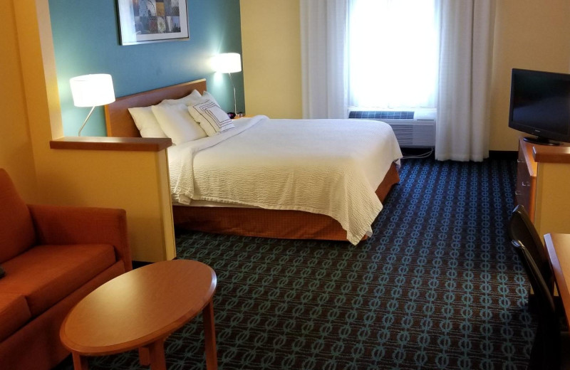 Guest room at Wingate by Wyndham Great Falls.