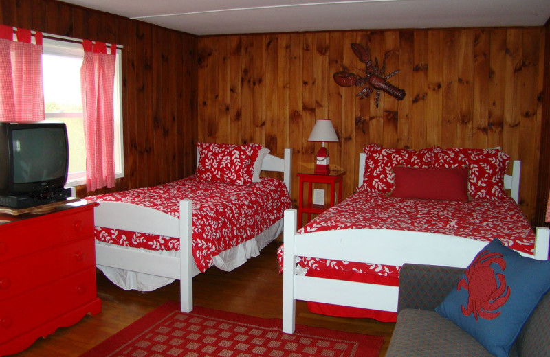 Motel bedroom at Bay Leaf Cottages & Bistro.