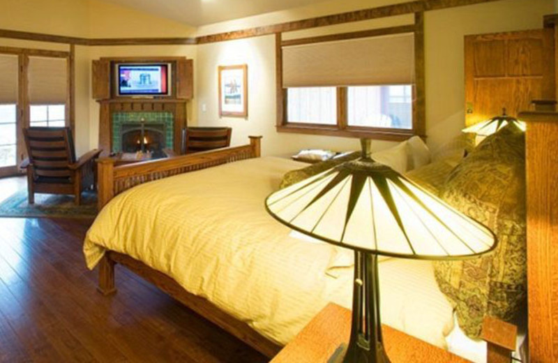 Guest room at FivePine Lodge.