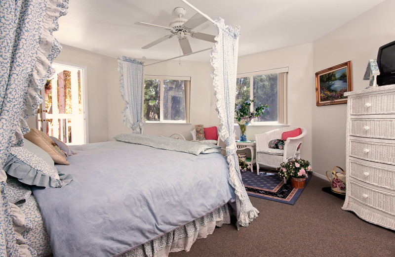 Guest room at Ravensbrook Bed & Breakfast.