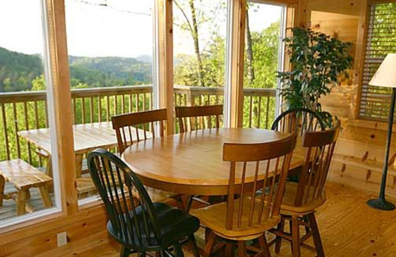 Dining Table at Baskins Creek Cabin Rentals 