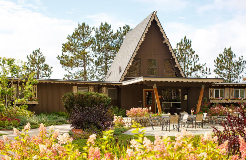 Exterior view of Sojourn Lakeside Resort.