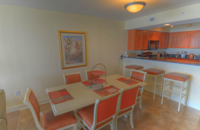 Rental dining room at CondoLux Vacation Rentals.