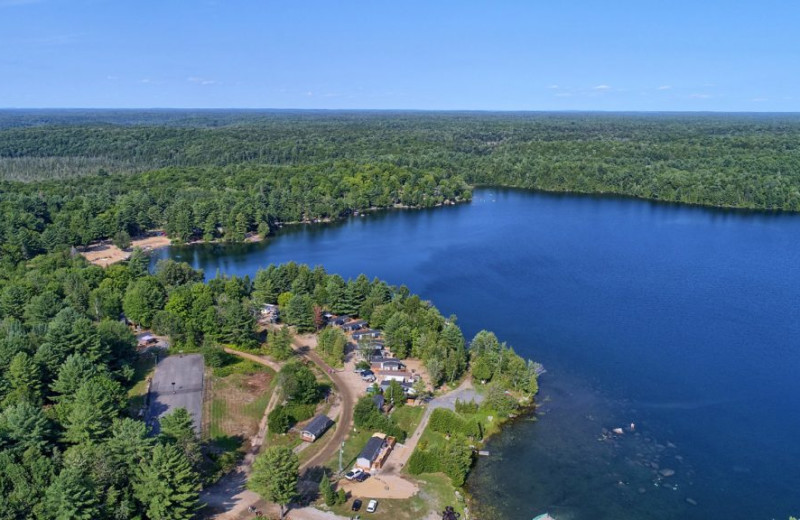 Exterior view of Great Blue Resorts- Bonnie Lake Resort.
